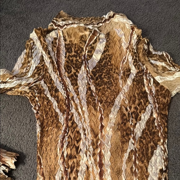 Brown and Cream Women's Top - Picture 4 of 4